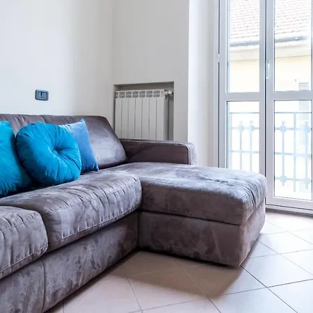 Joivy Elegant 1-br Flat Next To Centrale Milán