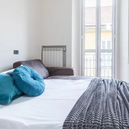 Joivy Elegant 1-br Flat Next To Centrale Milán