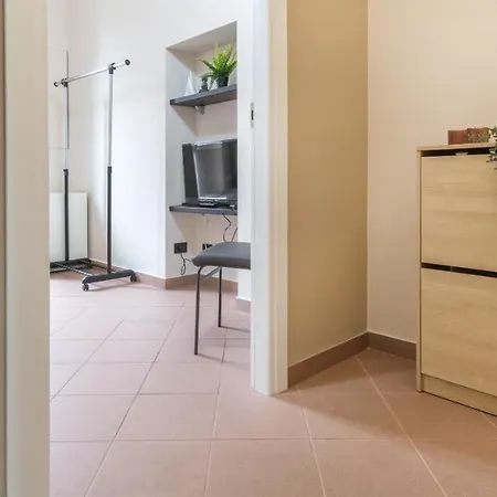 Joivy Elegant 1-br Flat Next To Centrale